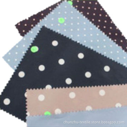 30D polyester-printed nylon like fabric, measures 220x220mm